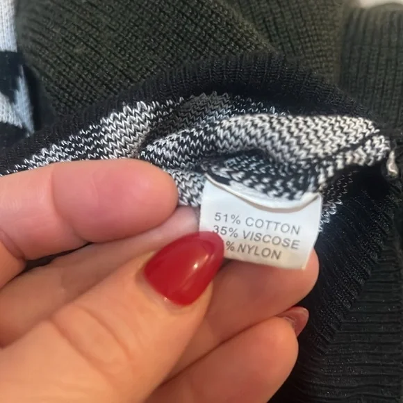 N By Nancy Geometric Sweater Women's Size Medium Black White - Picture 5 of 6